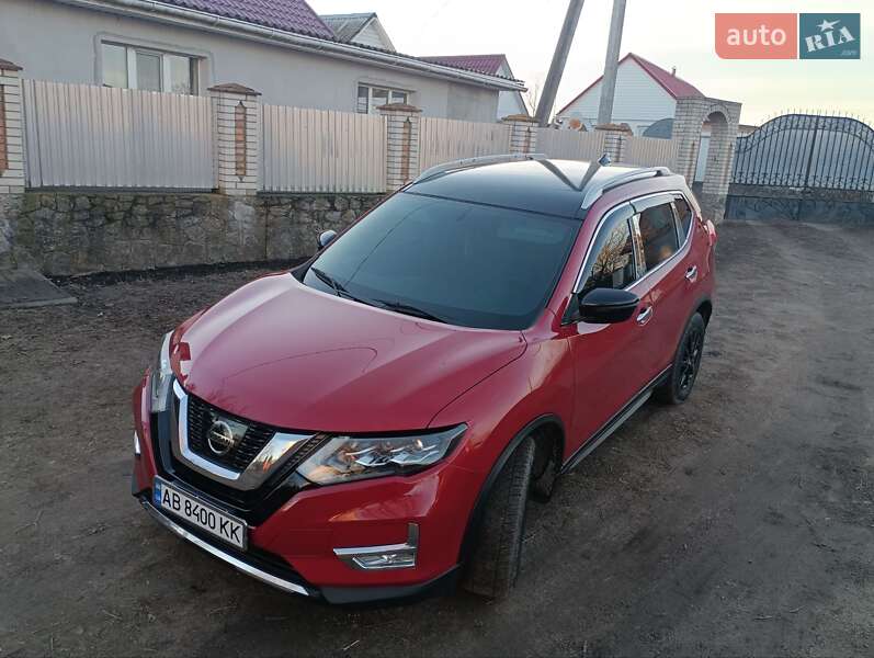 Позашляховик / Кросовер Nissan Rogue 2017 в Липовці