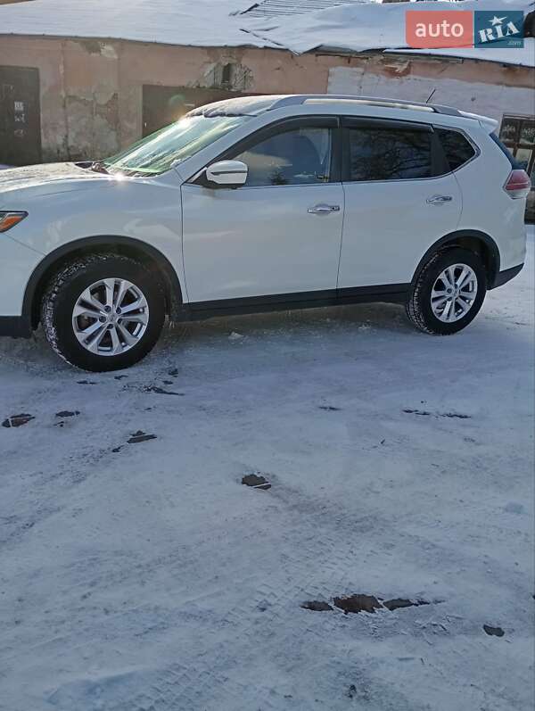 Позашляховик / Кросовер Nissan Rogue 2016 в Пустомитах