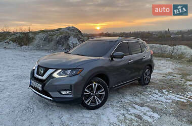 Позашляховик / Кросовер Nissan Rogue 2017 в Львові