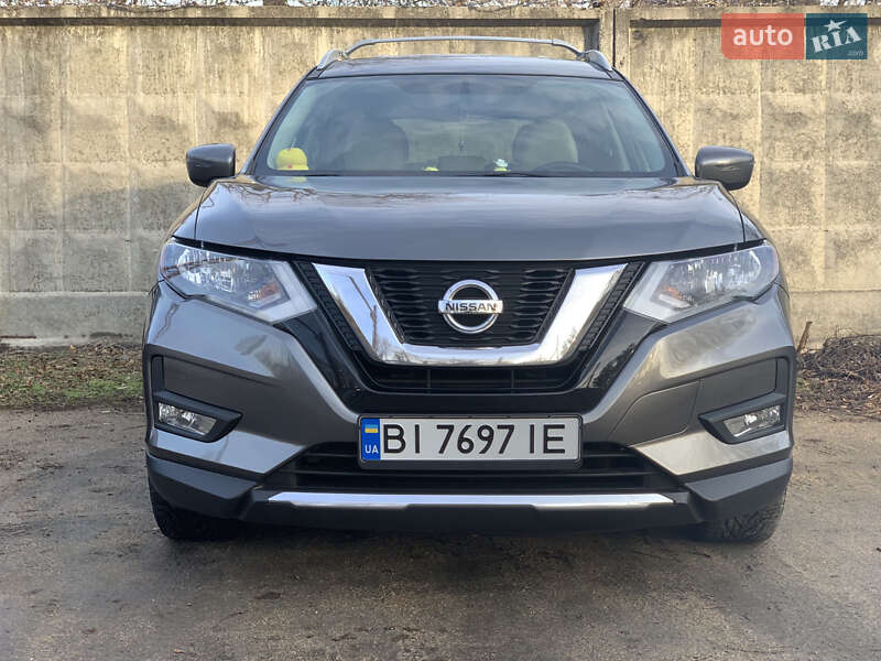 Внедорожник / Кроссовер Nissan Rogue 2016 в Кременчуге