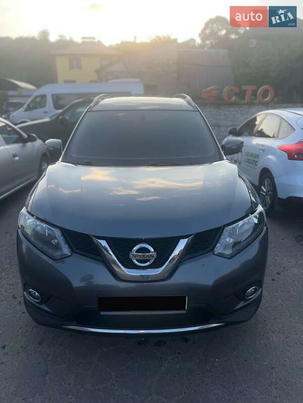 Внедорожник / Кроссовер Nissan Rogue 2014 в Полтаве