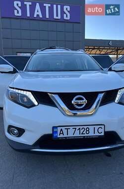 Внедорожник / Кроссовер Nissan Rogue 2015 в Самборе