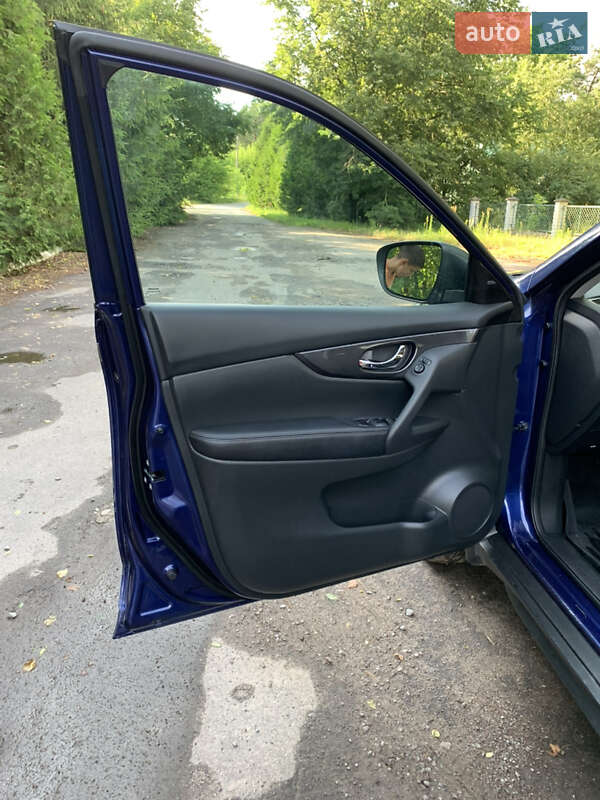 Внедорожник / Кроссовер Nissan Rogue 2017 в Радивилове