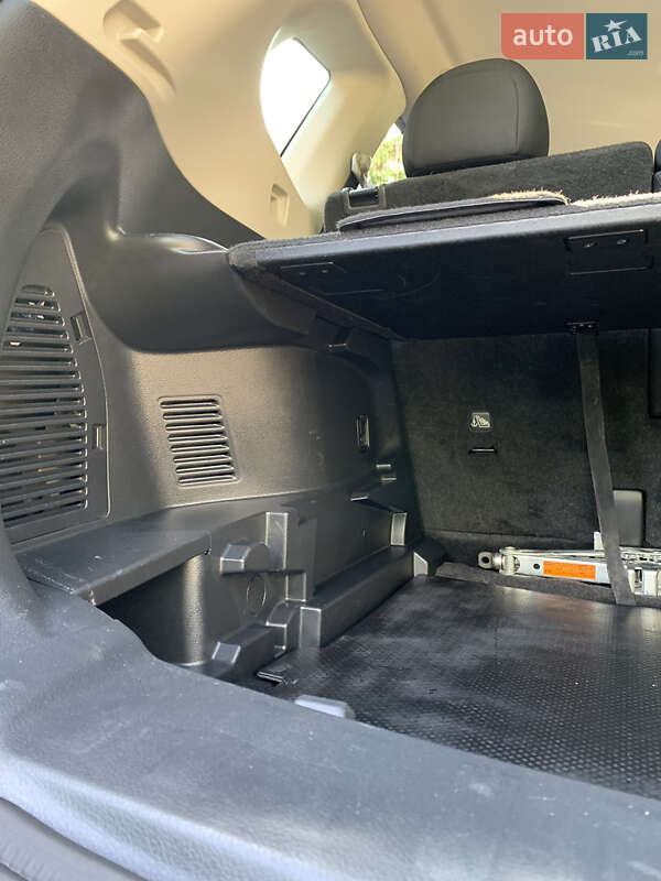 Внедорожник / Кроссовер Nissan Rogue 2017 в Радивилове