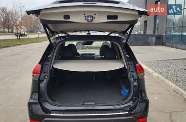 Внедорожник / Кроссовер Nissan Rogue 2019 в 