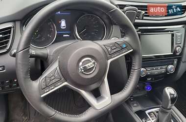 Внедорожник / Кроссовер Nissan Rogue 2019 в 