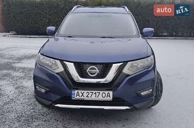 Позашляховик / Кросовер Nissan Rogue 2017 в Зміїві