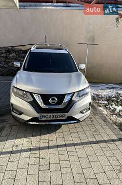 Позашляховик / Кросовер Nissan Rogue 2016 в Львові