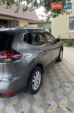 Внедорожник / Кроссовер Nissan Rogue 2019 в 