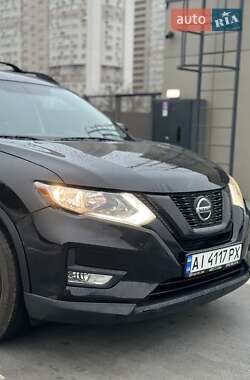 Внедорожник / Кроссовер Nissan Rogue 2017 в Киеве