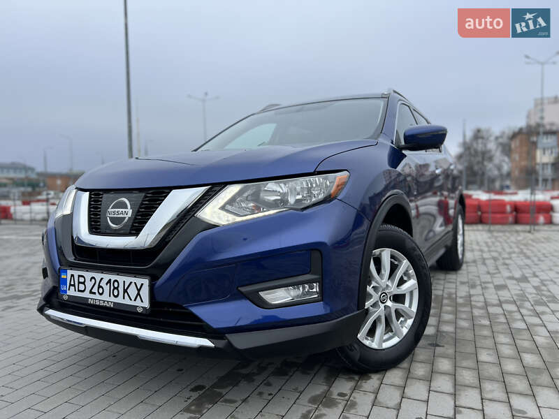 Внедорожник / Кроссовер Nissan Rogue 2017 в Виннице