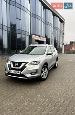 Внедорожник / Кроссовер Nissan Rogue 2018 в 