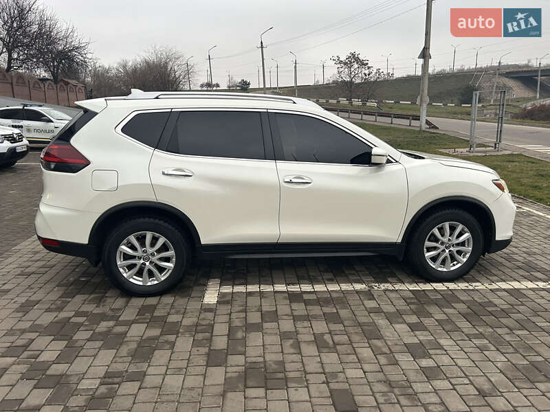 Позашляховик / Кросовер Nissan Rogue 2018 в Кривому Розі