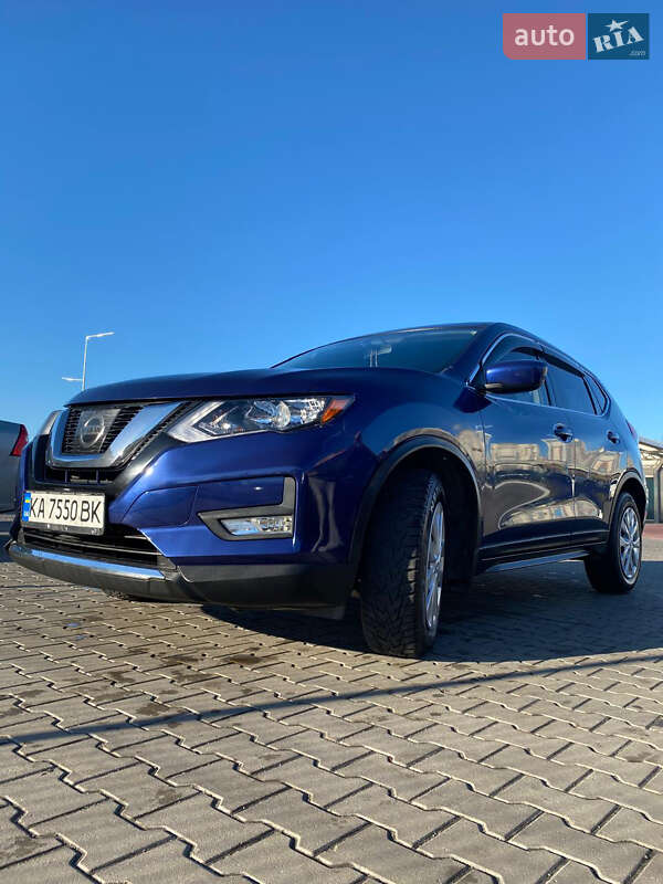 Внедорожник / Кроссовер Nissan Rogue 2017 в 