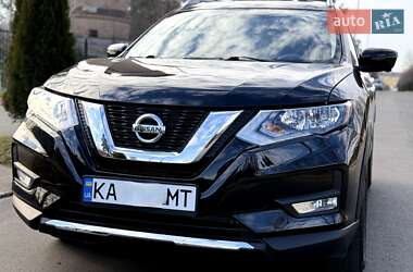 Внедорожник / Кроссовер Nissan Rogue 2017 в Киеве