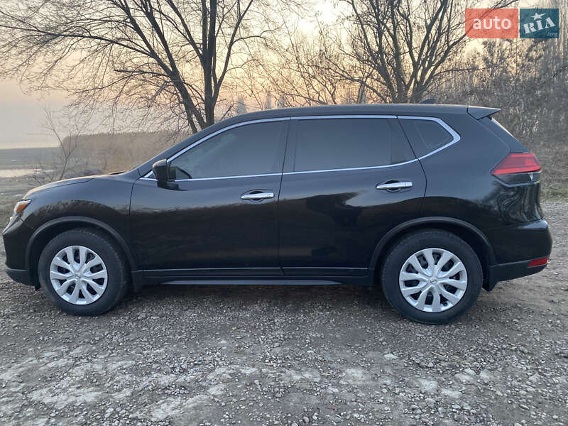 Внедорожник / Кроссовер Nissan Rogue 2017 в Зеленодольской