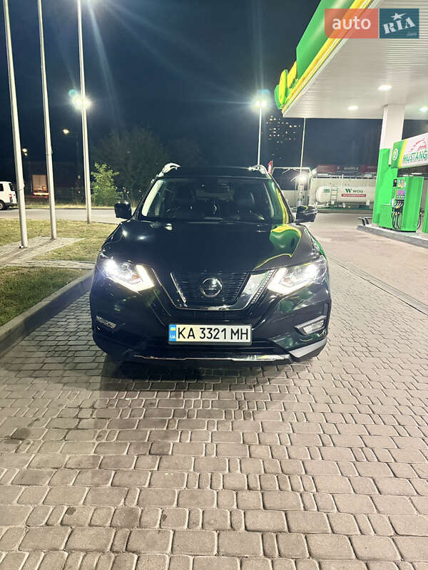 Внедорожник / Кроссовер Nissan Rogue 2019 в Киеве