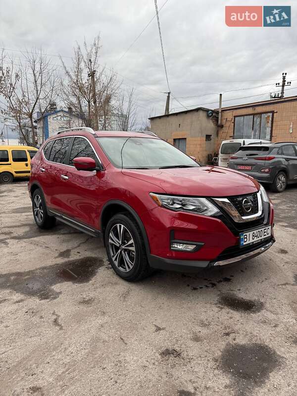 Внедорожник / Кроссовер Nissan Rogue 2017 в Полтаве