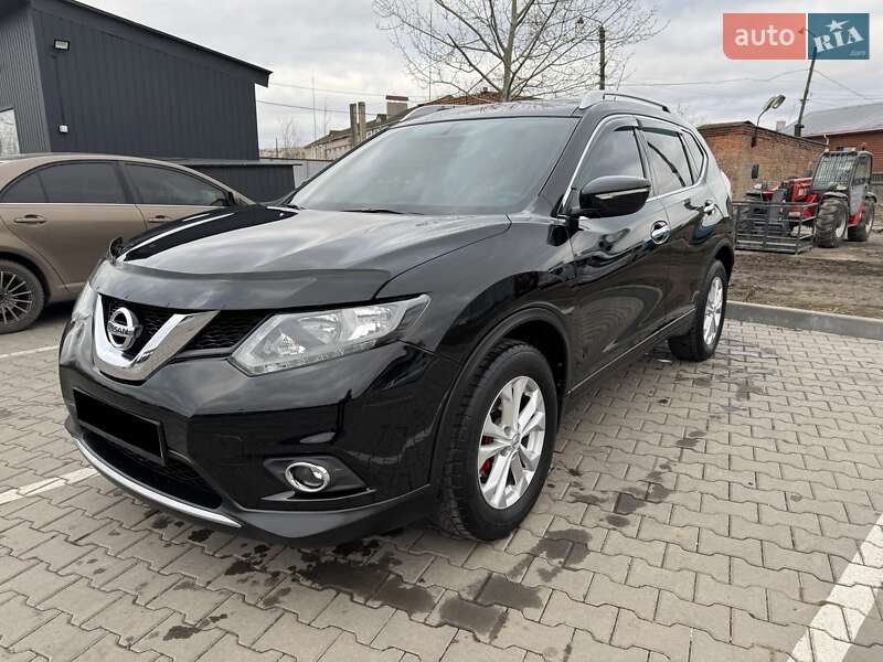 Внедорожник / Кроссовер Nissan Rogue 2015 в Полтаве