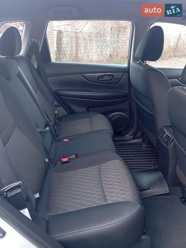 Внедорожник / Кроссовер Nissan Rogue 2019 в Ромнах