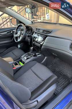 Внедорожник / Кроссовер Nissan Rogue 2016 в 