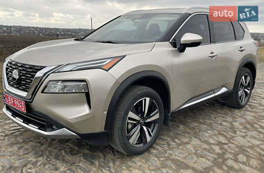 Внедорожник / Кроссовер Nissan Rogue 2022 в 