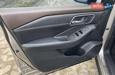 Внедорожник / Кроссовер Nissan Rogue 2022 в 