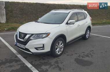 Внедорожник / Кроссовер Nissan Rogue 2017 в Киеве