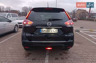 Внедорожник / Кроссовер Nissan Rogue 2016 в Житомире