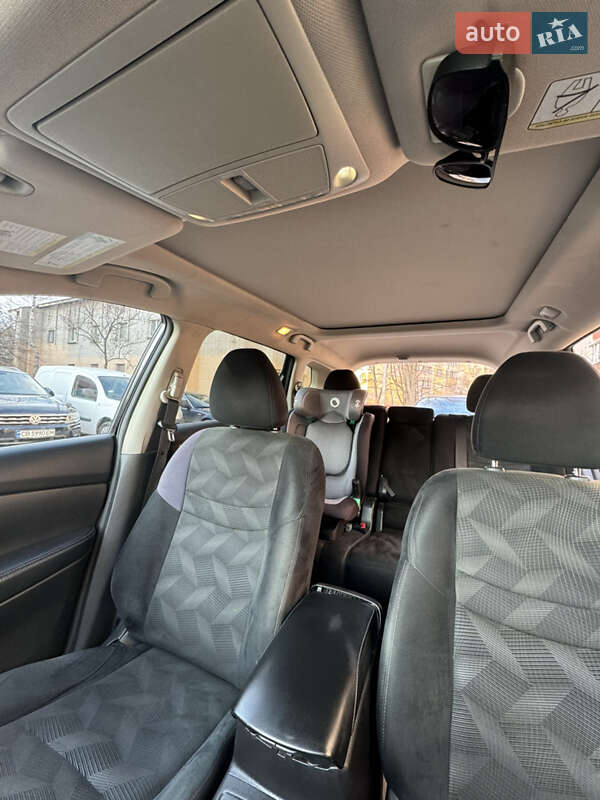 Внедорожник / Кроссовер Nissan Rogue 2015 в Чернигове