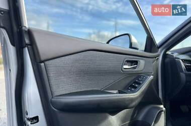 Внедорожник / Кроссовер Nissan Rogue 2020 в 