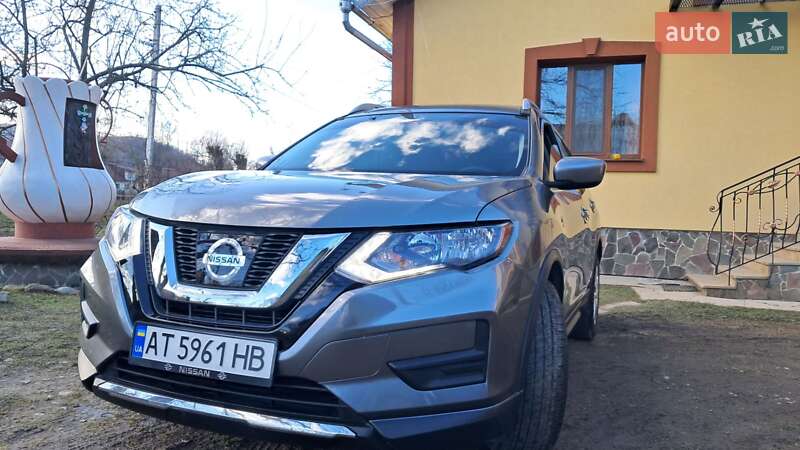 Внедорожник / Кроссовер Nissan Rogue 2018 в Надворной