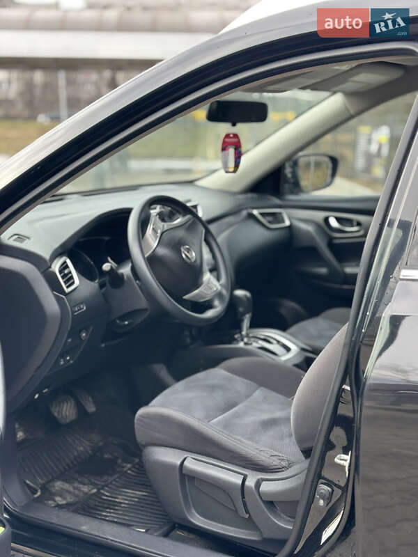 Внедорожник / Кроссовер Nissan Rogue 2016 в Львове
