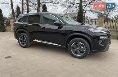 Внедорожник / Кроссовер Nissan Rogue 2023 в 