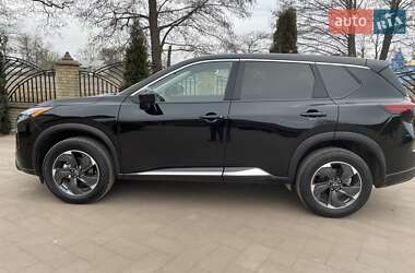 Внедорожник / Кроссовер Nissan Rogue 2023 в 