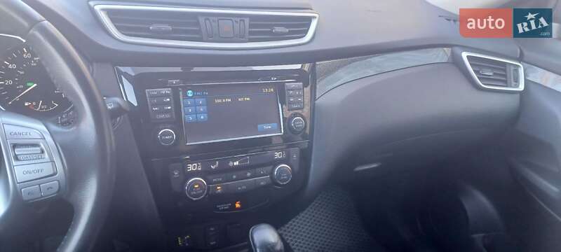 Позашляховик / Кросовер Nissan Rogue 2014 в Полтаві