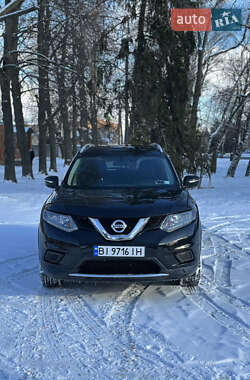 Внедорожник / Кроссовер Nissan Rogue 2015 в 