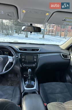 Внедорожник / Кроссовер Nissan Rogue 2015 в 