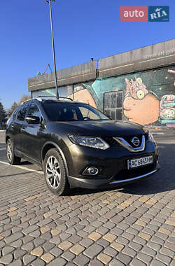 Внедорожник / Кроссовер Nissan Rogue 2014 в Луцке