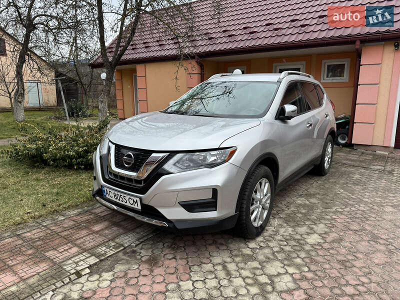 Позашляховик / Кросовер Nissan Rogue 2017 в Володимирі