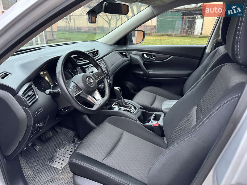Позашляховик / Кросовер Nissan Rogue 2017 в Володимирі