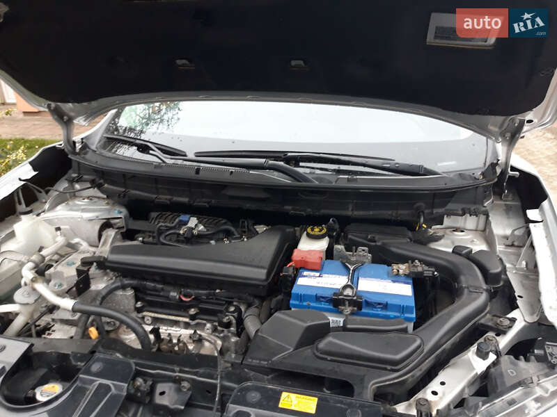 Позашляховик / Кросовер Nissan Rogue 2017 в Володимирі