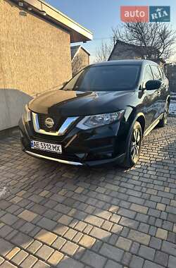 Внедорожник / Кроссовер Nissan Rogue 2018 в 