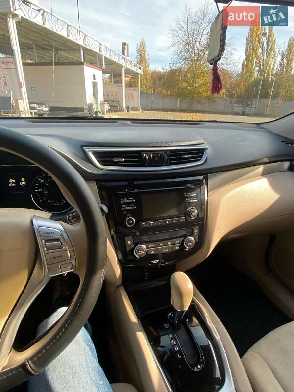 Внедорожник / Кроссовер Nissan Rogue 2015 в Виннице