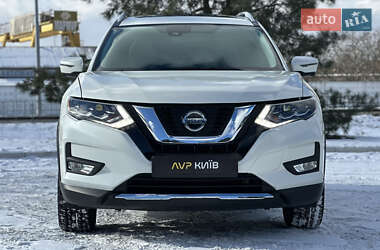 Внедорожник / Кроссовер Nissan Rogue 2018 в 