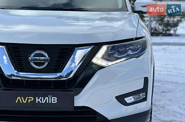 Внедорожник / Кроссовер Nissan Rogue 2018 в 