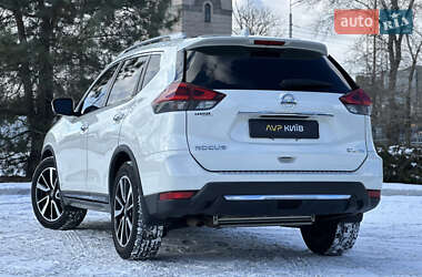 Внедорожник / Кроссовер Nissan Rogue 2018 в 