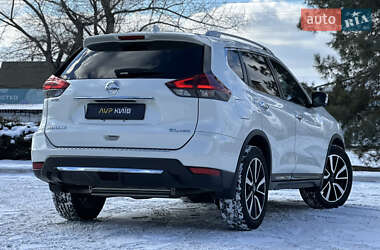 Внедорожник / Кроссовер Nissan Rogue 2018 в 