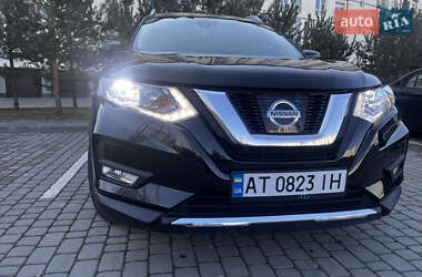 Внедорожник / Кроссовер Nissan Rogue 2019 в 