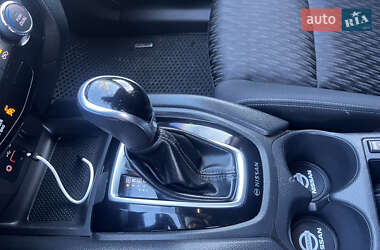 Внедорожник / Кроссовер Nissan Rogue 2019 в 
